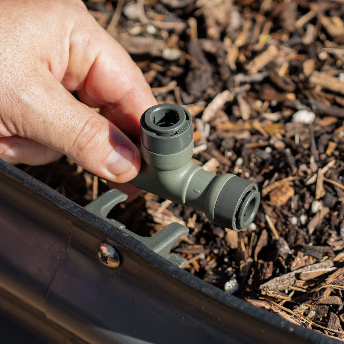 Product photo of tee connector for irrigation lines