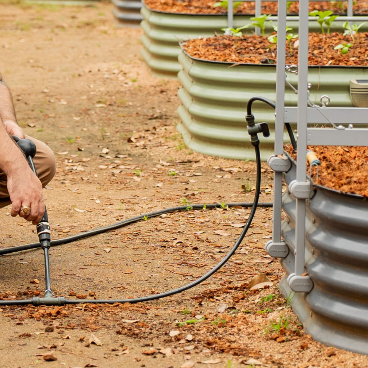 Product photo of tee connector for irrigation lines