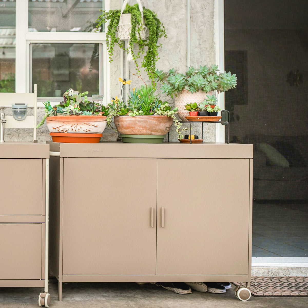 Product photo of garden workstation cabinet