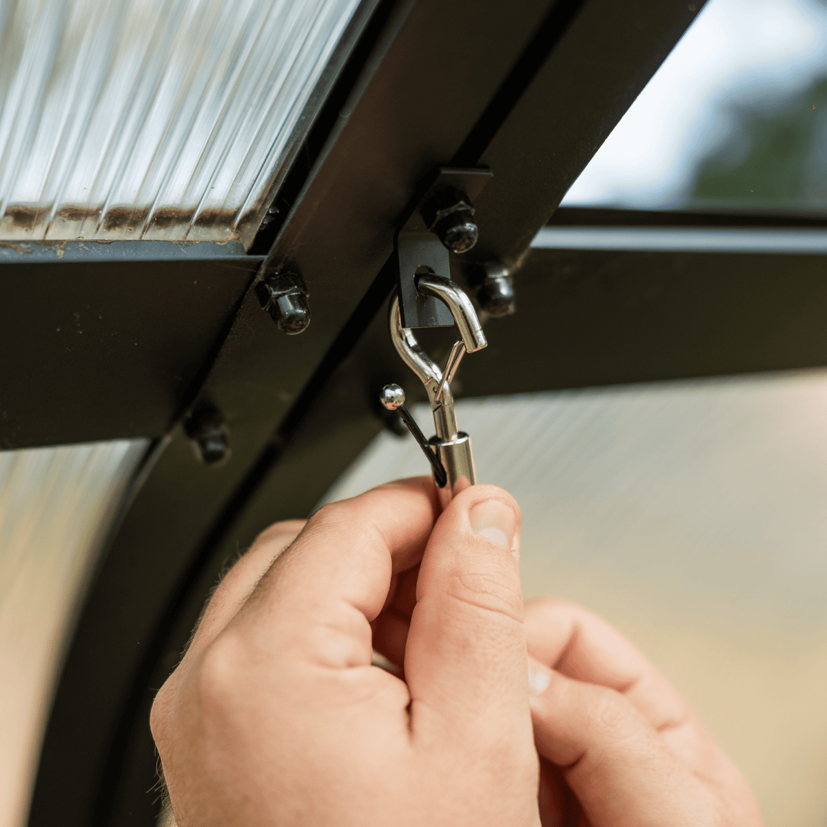 Product photo of adjustable grow light hanging kit