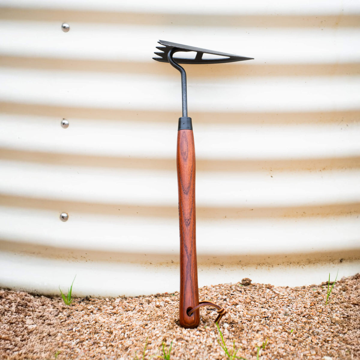 Product photo of long-handle garden bed hoe