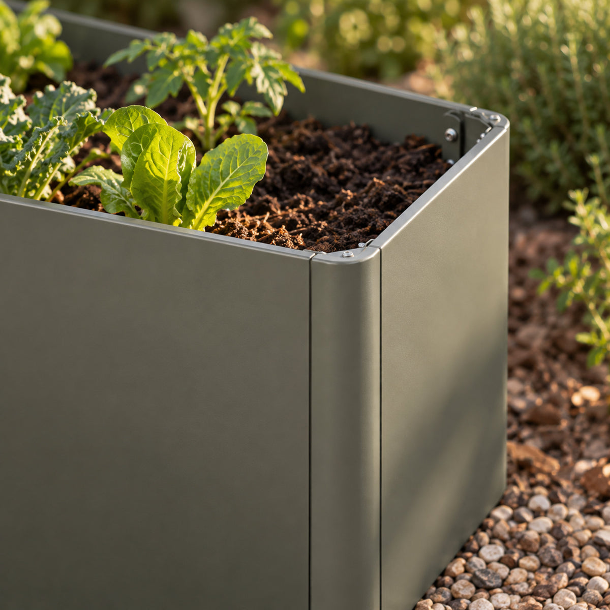 17-Inch-Tall Metal Raised Bed, 3 x 6 Feet detail