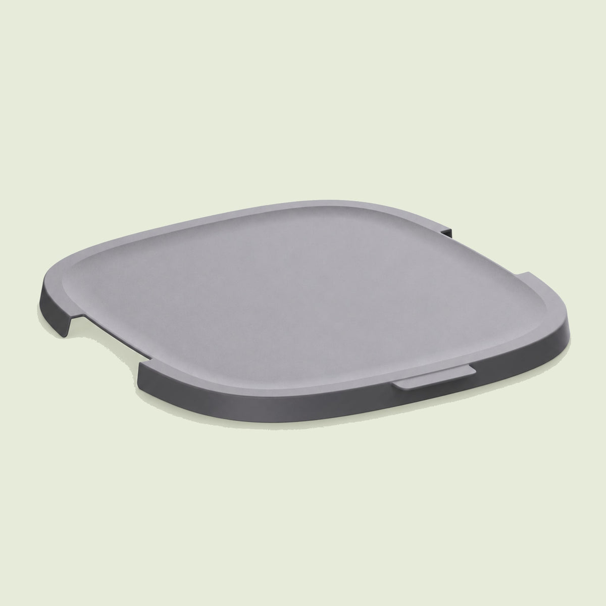 8-Gallon Garden Tub Lid on a soft green background