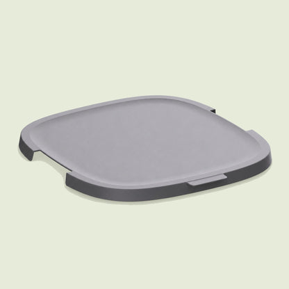 8-Gallon Garden Tub Lid on a soft green background