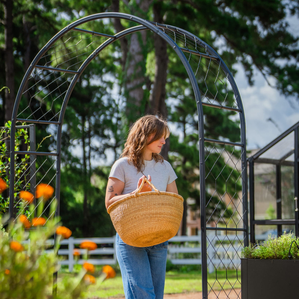 Round Lattice Garden Arch