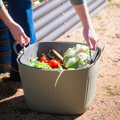 Product photo of 8-gallon garden tub, strainer and lid kit