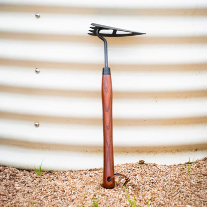 Product photo of long-handle garden bed hoe