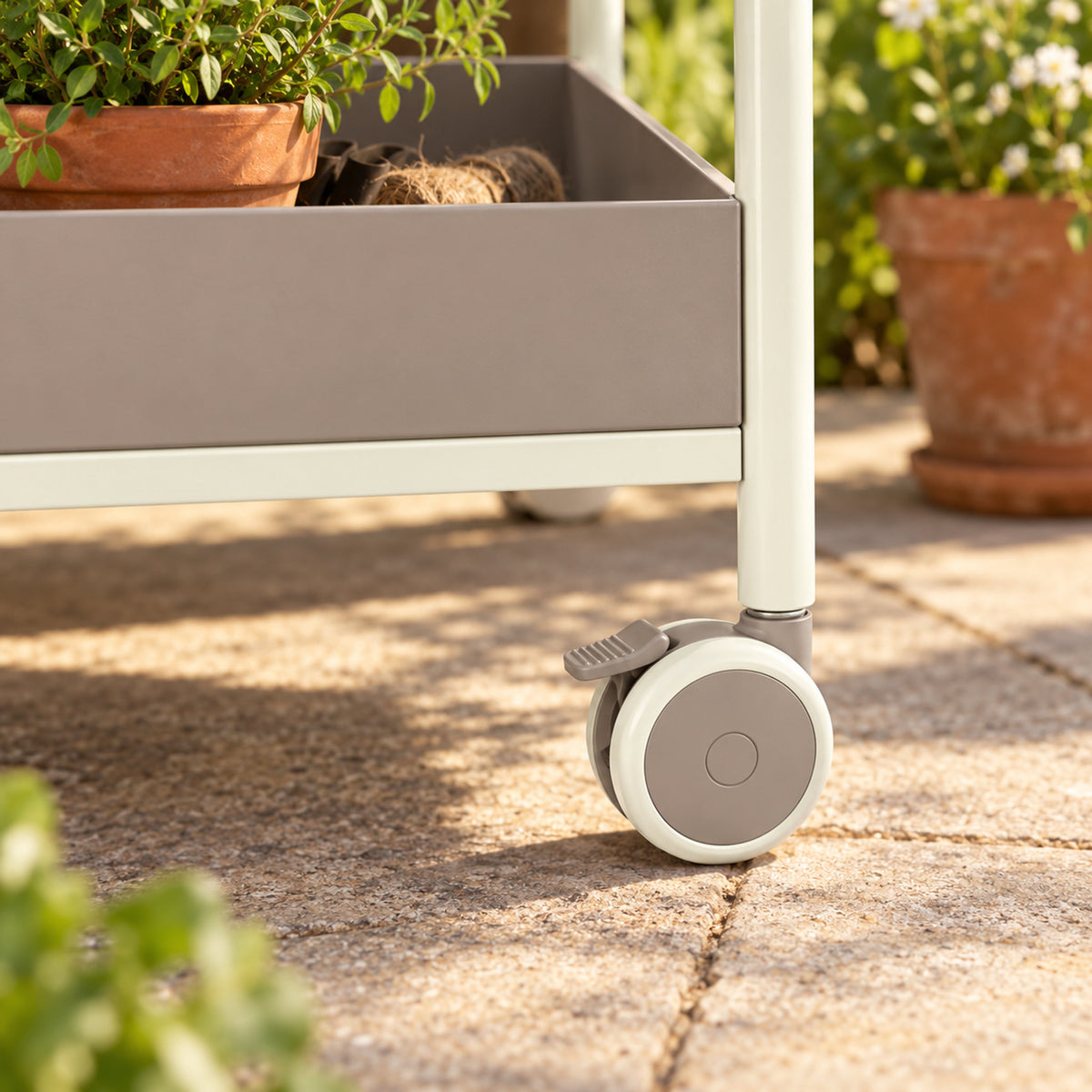Rolling Garden Potting Cart detail