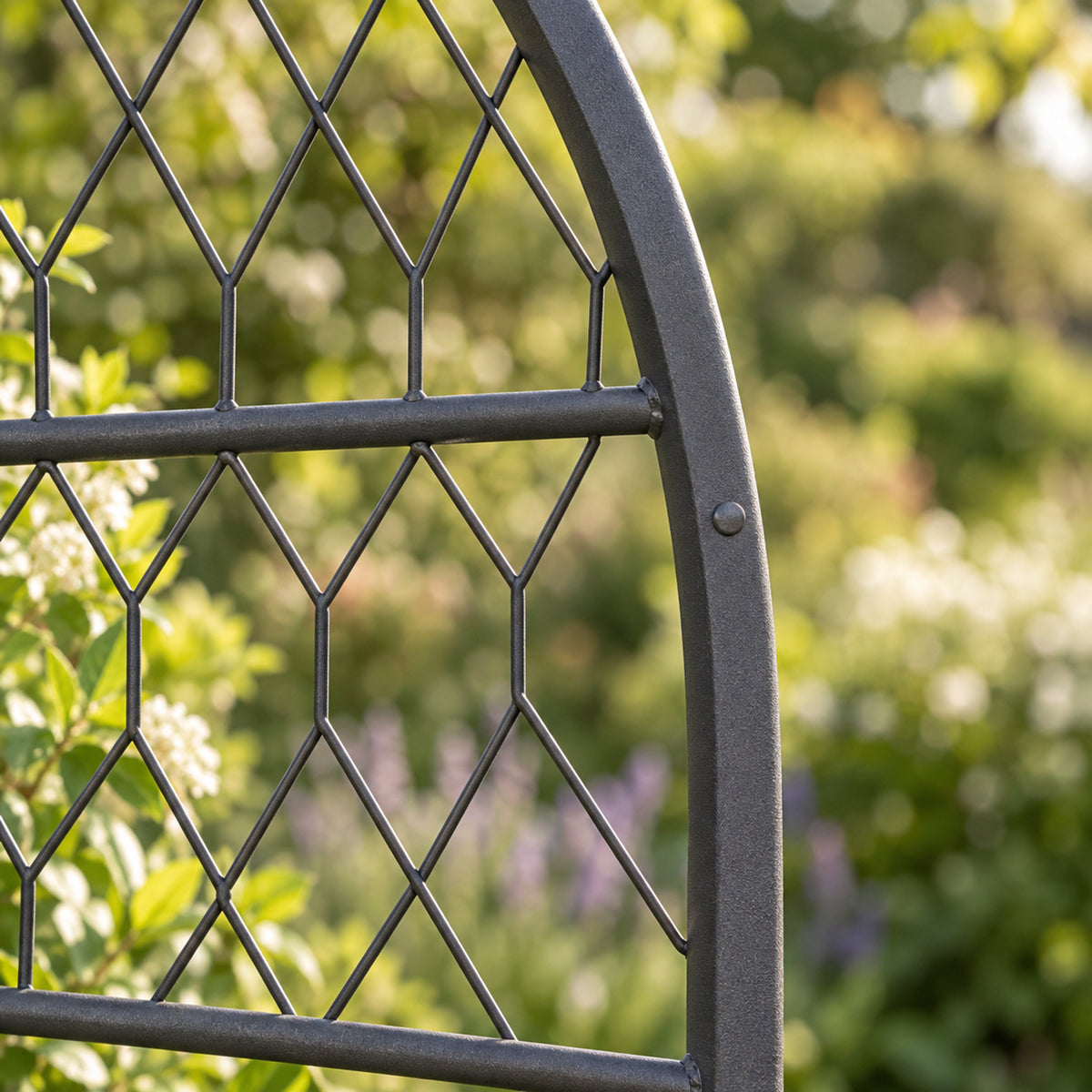 Round Lattice Garden Arch detail