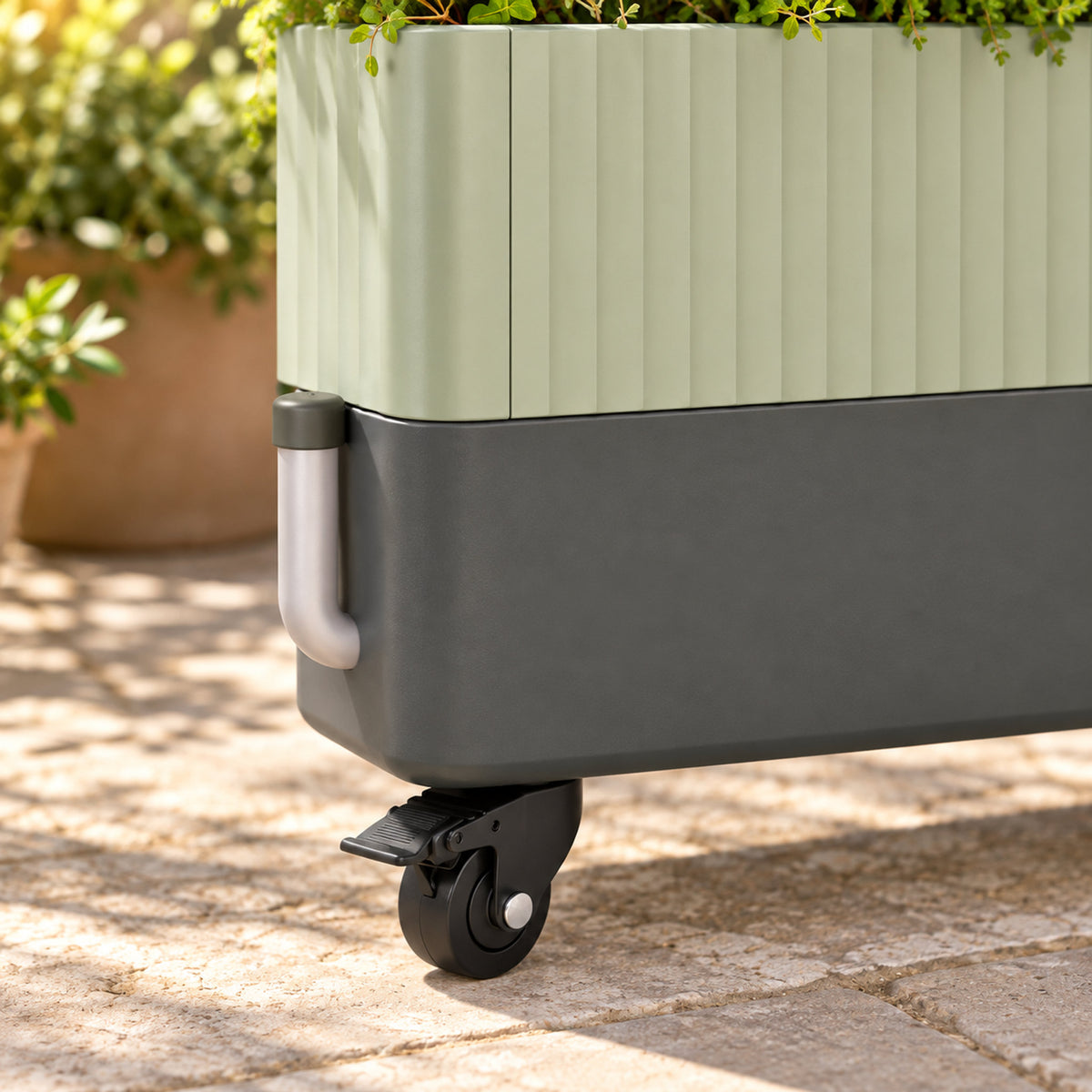 Self-Watering Rolling Planter, 21 x 24 Inches detail